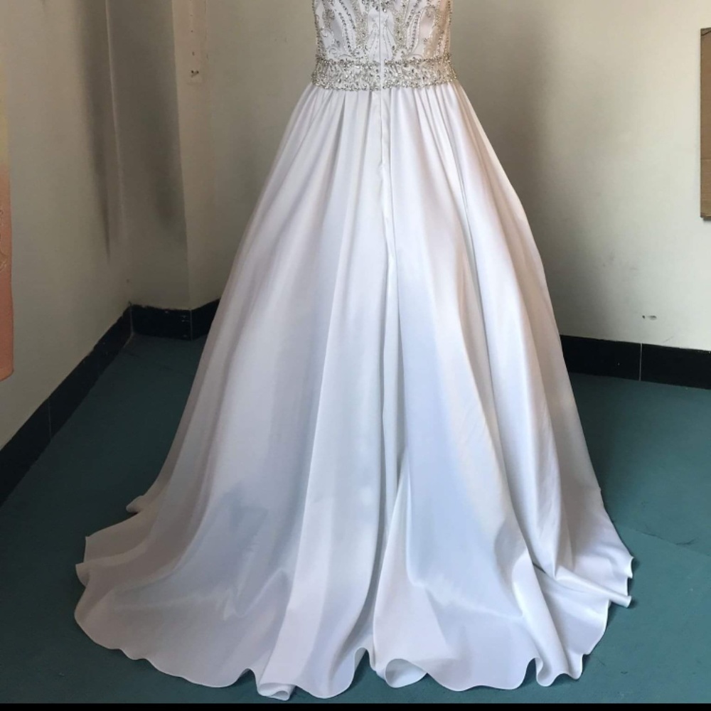 Wedding/Pageant/Prom Dress - Picture 4 of 8